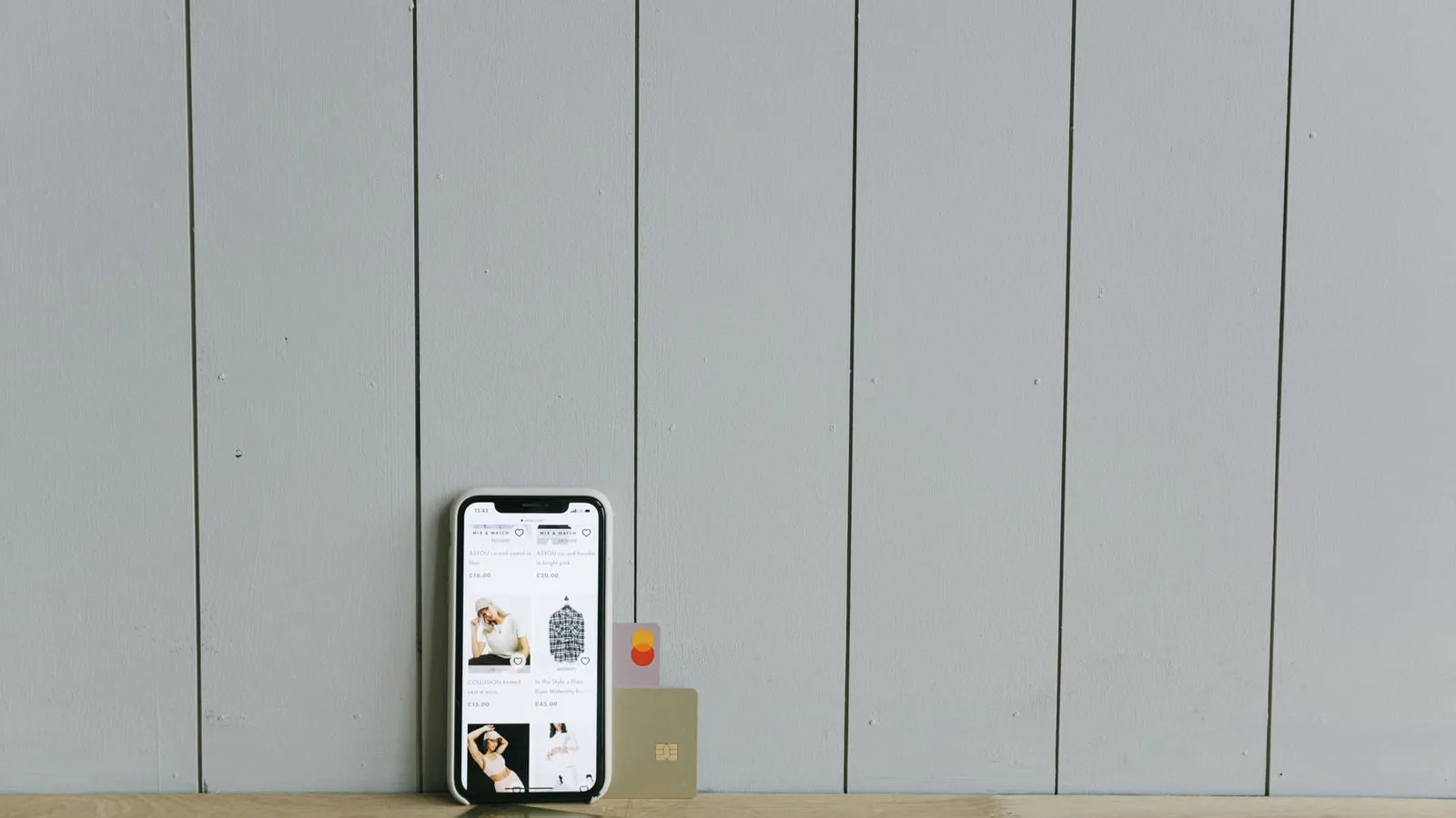 Akıllı telefon ekranında online ilan ve alışveriş uygulaması — VUK 595 Sıra No.lu Genel Tebliği ile GİB'e aylık ilan bildirim yükümlülüğü paradefter Vergi Masası